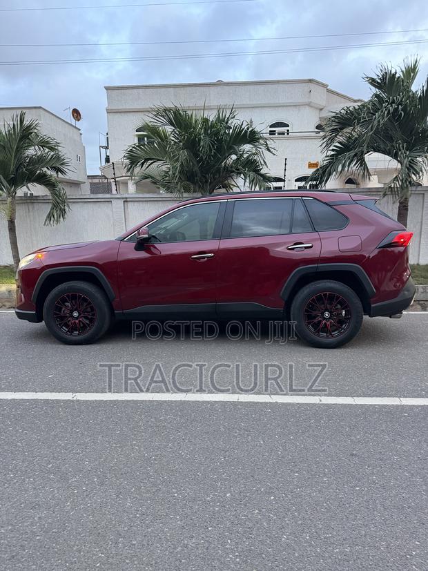 Toyota RAV4 Limited 2022 Red