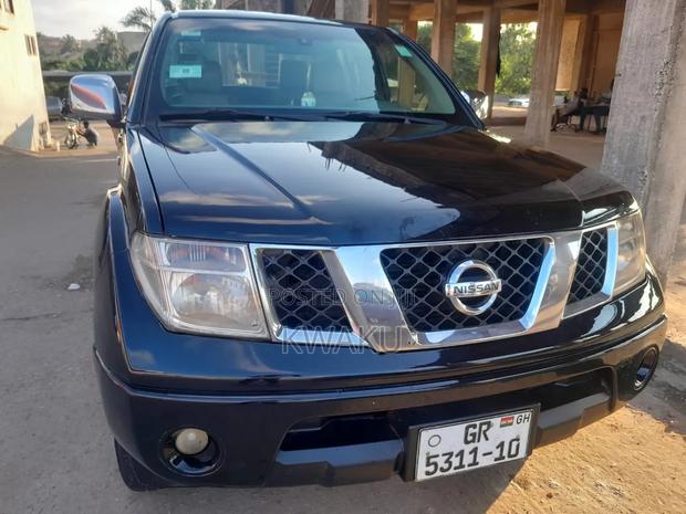 Nissan Navara 2012 Black