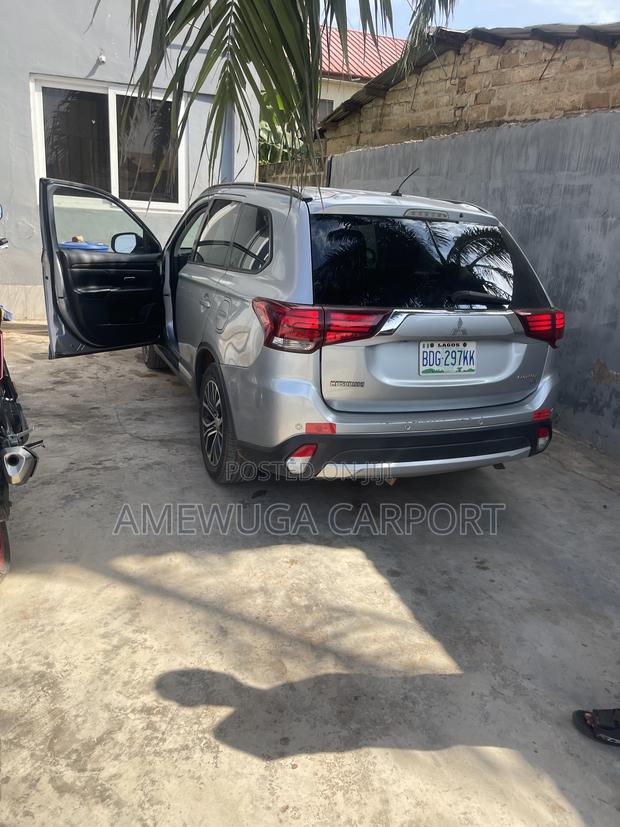 Mitsubishi Outlander 2.4 PHEV AWD 2016 Silver