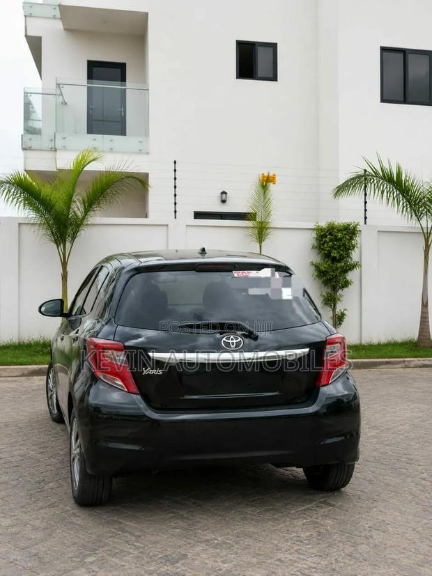 Toyota Vitz 1.3 AWD 3dr 2014 Black
