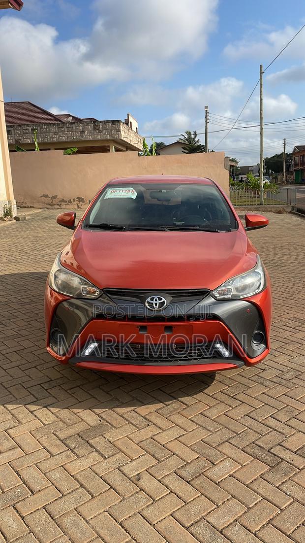 Toyota Yaris L Hatchback 5dr 2016 Orange