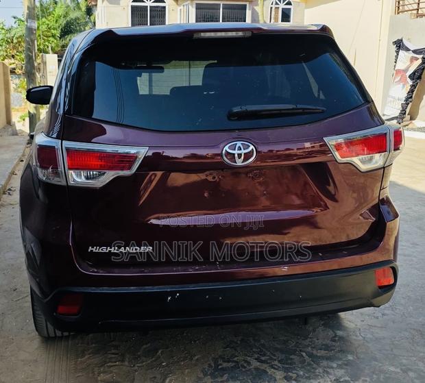 Toyota Highlander LE 4x2 (2.7L 4cyl 6A) 2017 Burgundy