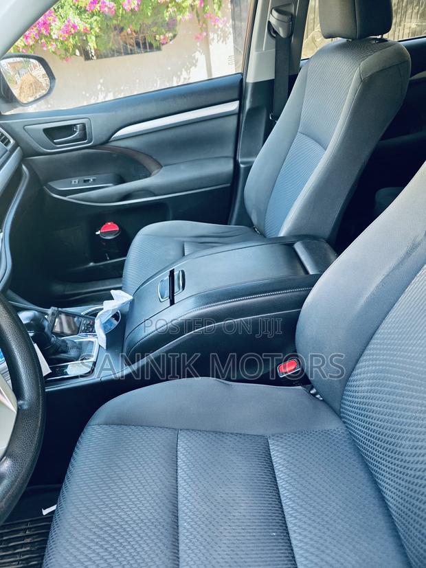 Toyota Highlander LE 4x2 (2.7L 4cyl 6A) 2017 Burgundy
