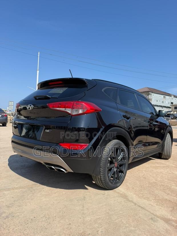 Hyundai Tucson Limited AWD 2016 Black