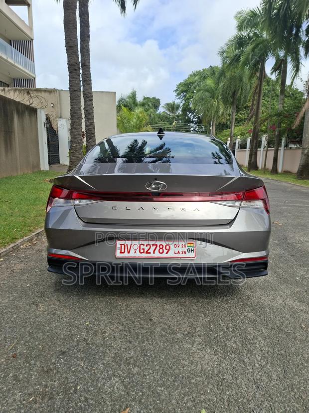 Hyundai Elantra SEL 2023 Gray