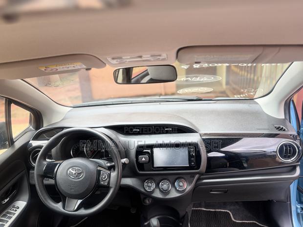 Toyota Vitz 2015 Beige