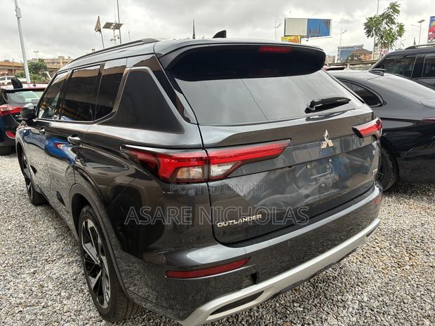 Mitsubishi Outlander 2023