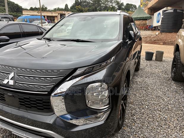 Mitsubishi Outlander 2023