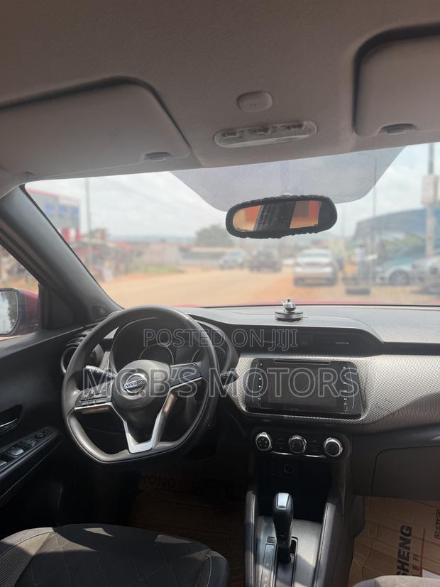 Nissan Kicks 2019 Red