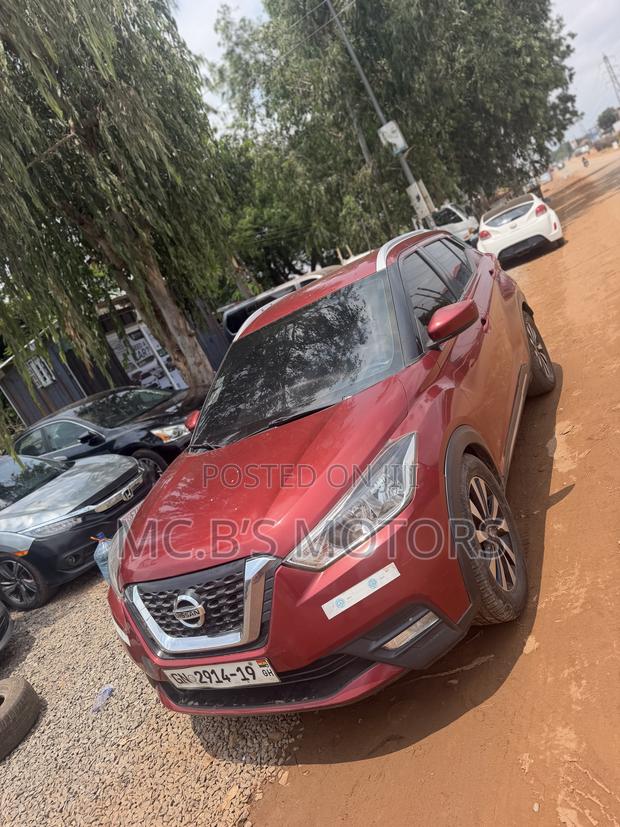 Nissan Kicks 2019 Red