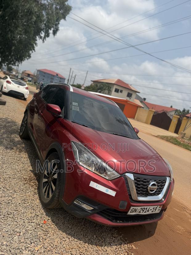 Nissan Kicks 2019 Red