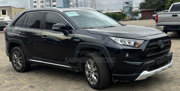 Toyota RAV4 Limited 2021 Black