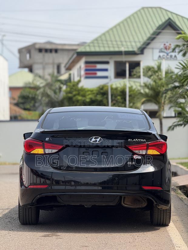 Hyundai Elantra SE Sedan FWD (1.8L 4cyl 6A) 2016 Black