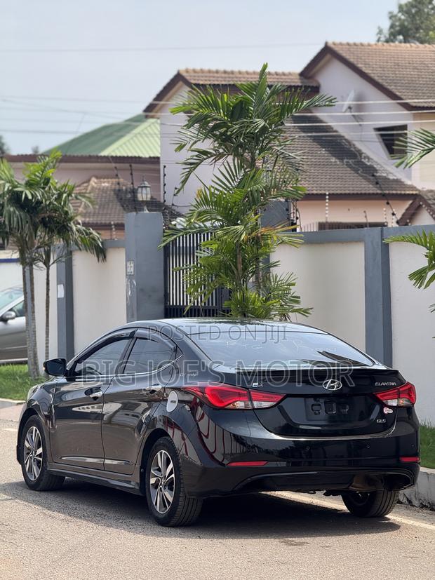 Hyundai Elantra SE Sedan FWD (1.8L 4cyl 6A) 2016 Black