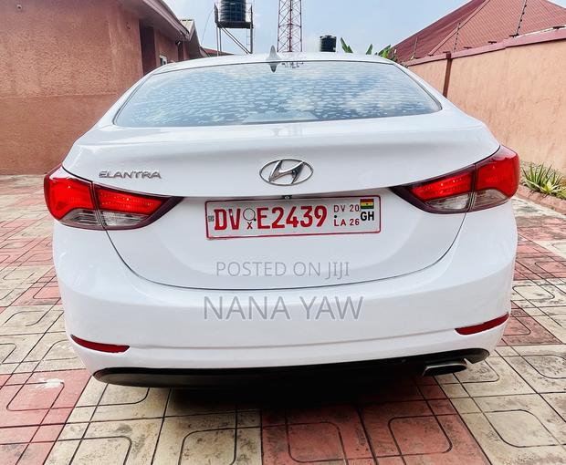 Hyundai Elantra SE 4dr Sedan (1.8L 4cyl 6A) 2015 White