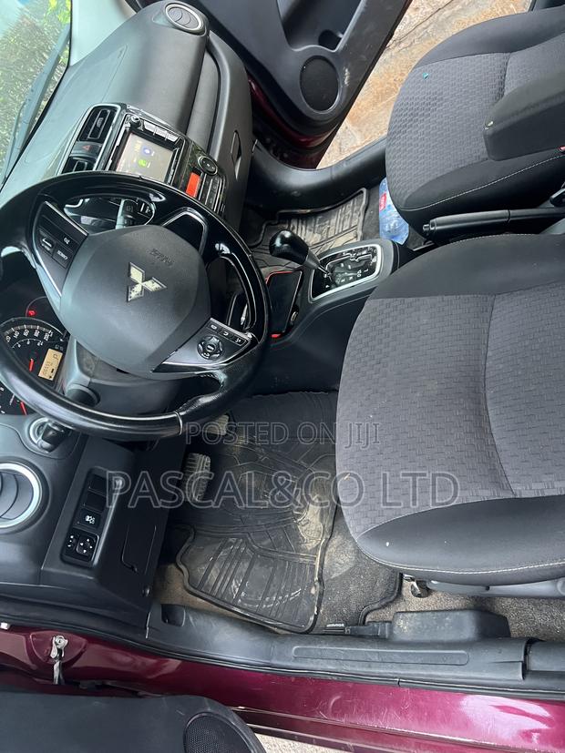 Mitsubishi Mirage SE 2019 Brown