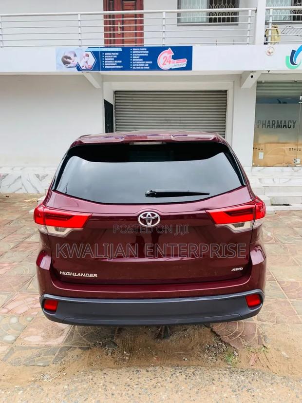 Toyota Highlander LE V6 2019 Burgundy