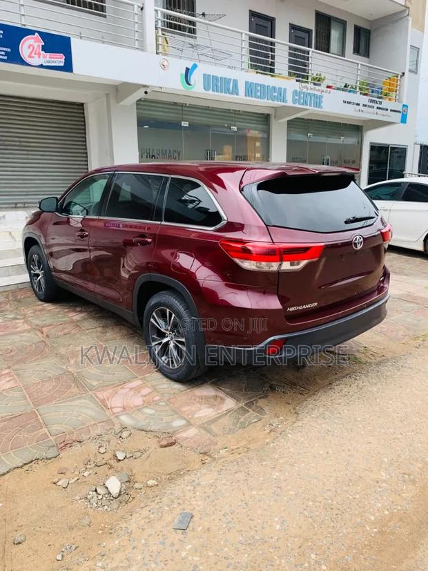Toyota Highlander LE V6 2019 Burgundy