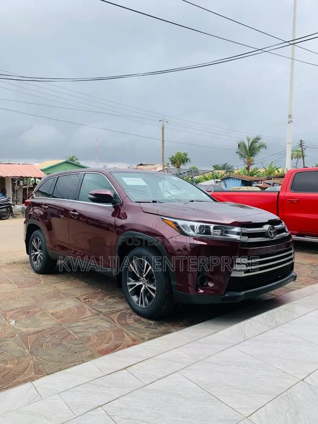 Toyota Highlander LE V6 2019 Burgundy