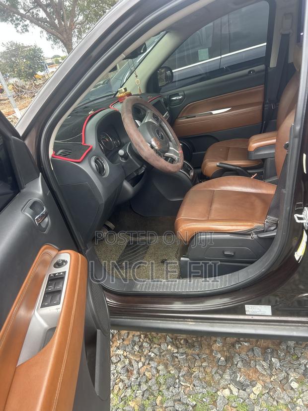 Jeep Cherokee Latitude 4dr SUV (2.4L 4cyl 9A) 2014 Brown