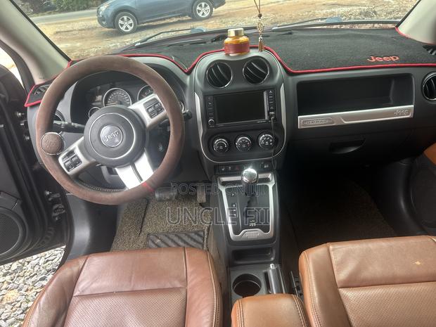 Jeep Cherokee Latitude 4dr SUV (2.4L 4cyl 9A) 2014 Brown