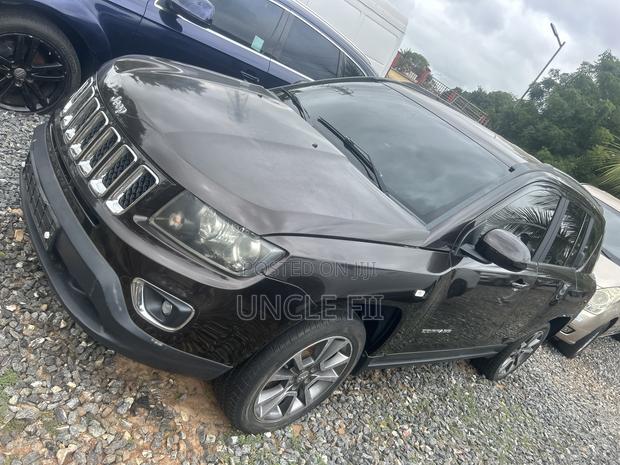 Jeep Cherokee Latitude 4dr SUV (2.4L 4cyl 9A) 2014 Brown