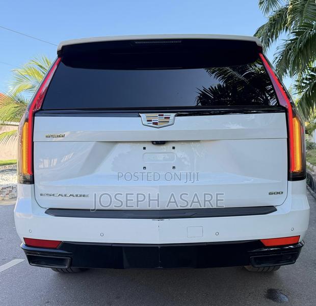 Cadillac Escalade 2022 White