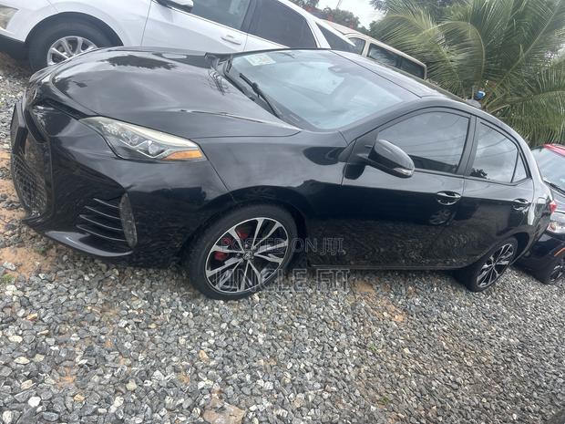 Toyota Corolla SE 4dr Sedan (1.8L 4cyl Manual) 2017 Black