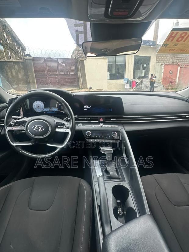 Hyundai Elantra 2023 White