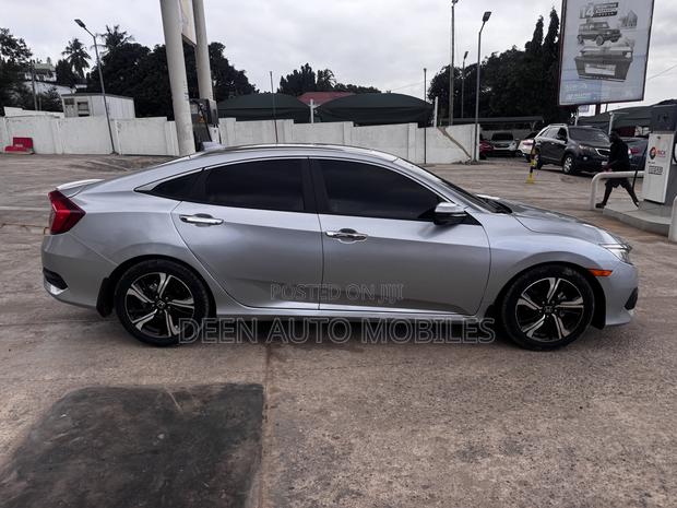 Honda Civic Touring 4dr Sedan (1.5L 4cyl) 2017 Silver