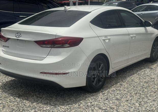 Hyundai Elantra SEL 2018 White