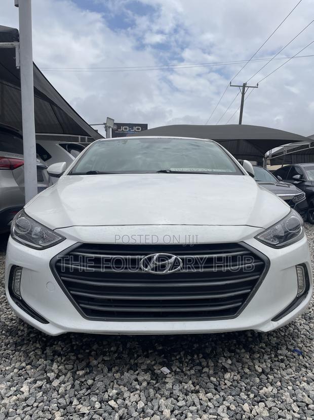 Hyundai Elantra SEL 2018 White