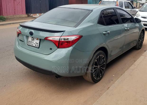 Toyota Corolla 2016 Teal