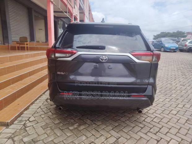 Toyota RAV4 2019 Gray