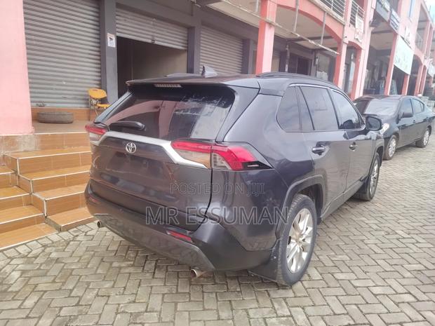 Toyota RAV4 2019 Gray