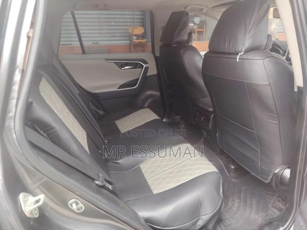 Toyota RAV4 2019 Gray