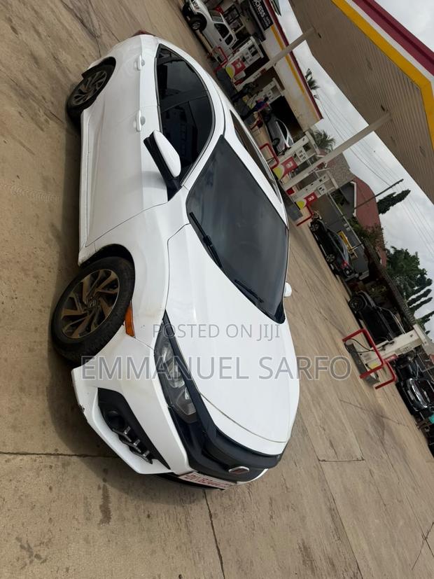 Honda Civic LX 4dr Sedan (2.0L 4cyl) 2016 White