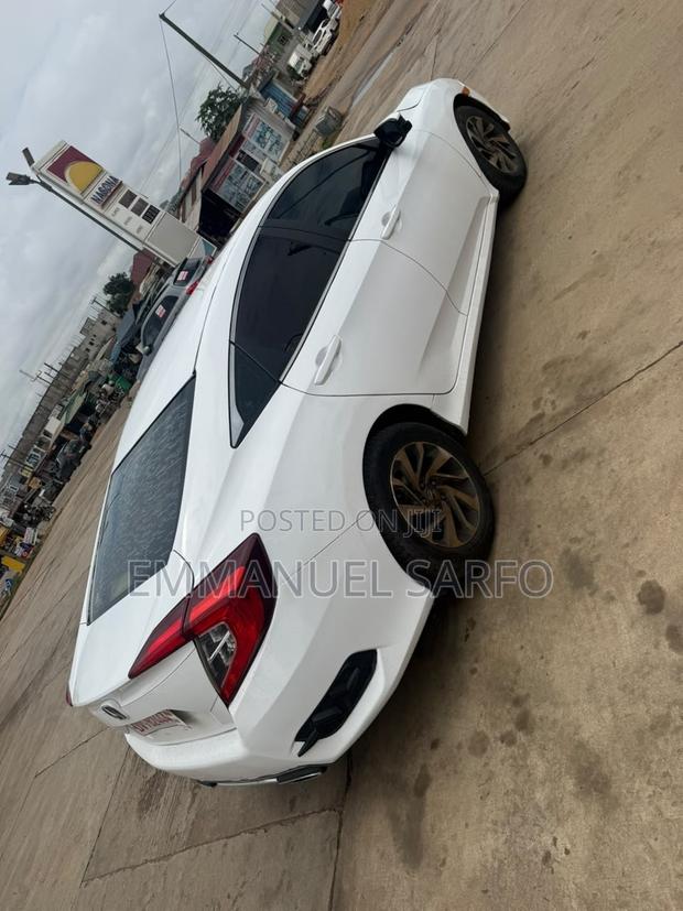 Honda Civic LX 4dr Sedan (2.0L 4cyl) 2016 White