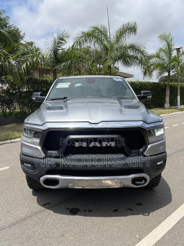 RAM 1500 2019 Gray