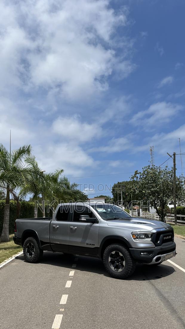RAM 1500 2019 Gray