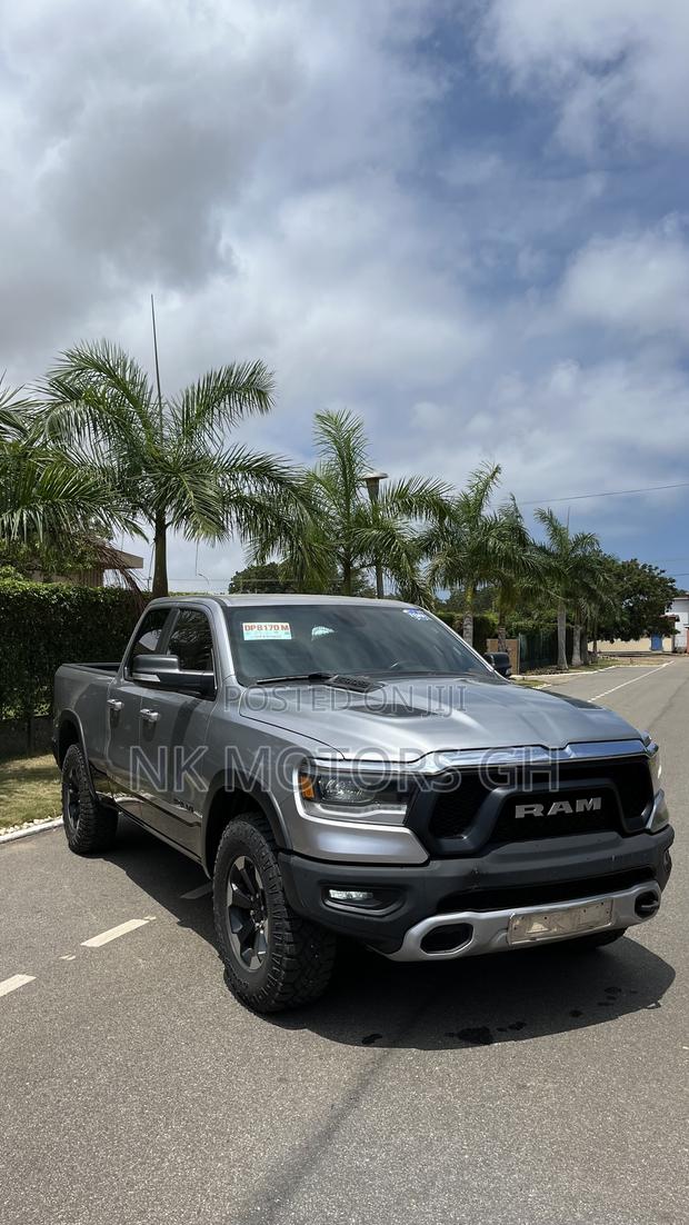 RAM 1500 2019 Gray