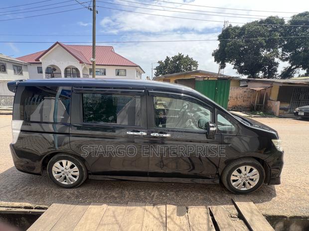 Honda Stepwgn 2011 Black