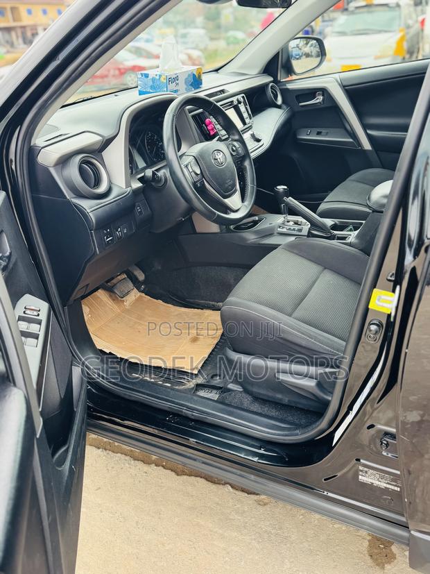 Toyota RAV4 XLE 4dr SUV AWD (2.5L 4cyl 6A) 2018 Black