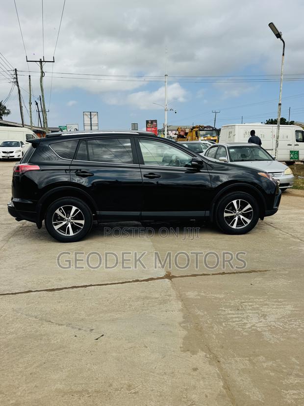Toyota RAV4 XLE 4dr SUV AWD (2.5L 4cyl 6A) 2018 Black