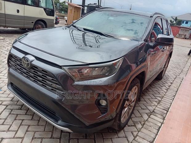 Toyota RAV4 2019 Gray