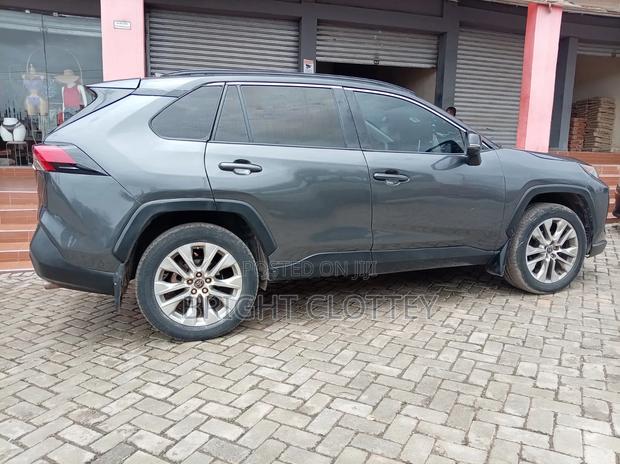 Toyota RAV4 2019 Gray