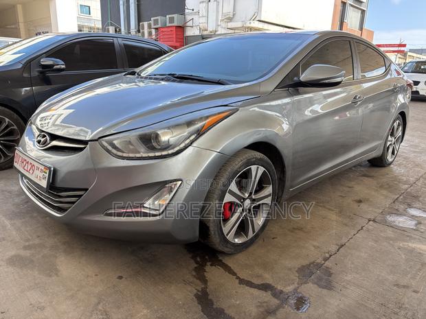 Hyundai Elantra SE 4dr Sedan (1.8L 4cyl 6M) 2015 Gray