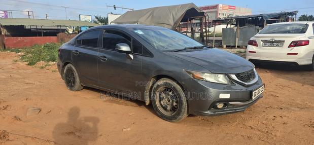 Honda Civic 1.8 5 Door Automatic 2012 Gray