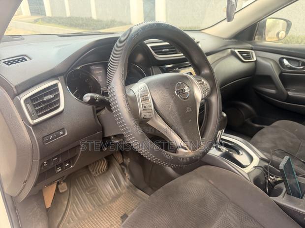 Nissan Rogue S 4dr SUV AWD (2.5L 4cyl CVT) 2014 White