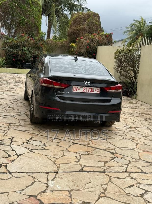 Hyundai Elantra ECO Sedan FWD (1.4L 4cyl 7A) 2017 Black